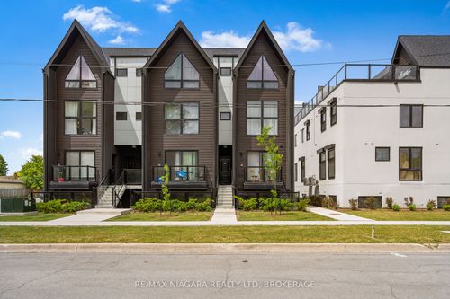 209-7277 Wilson Cres, Niagara Falls, ON, L2G7G5 | Card Image