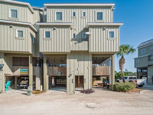 400 Pirates Landing Dr, Carrabelle, FL, 32322 | Card Image