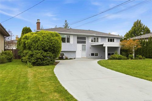 1773 Howroyd Ave, Victoria, BC, V8P3C2 | Card Image