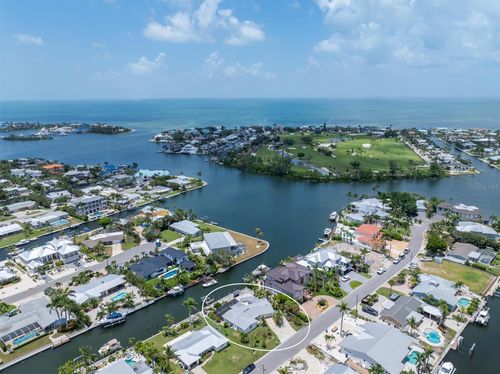 524 70th St, HOLMES BEACH, FL, 34217-1206 | Card Image