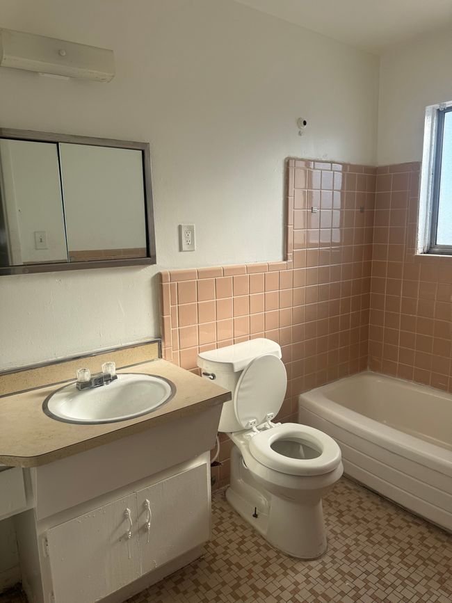 Bathroom | Image 5