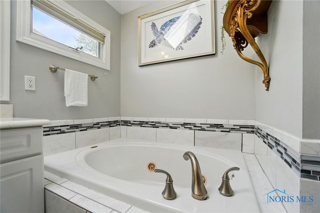 8420 Willow Glen Ct, House other with 4 bedrooms, 3 bathrooms and 2 parking in Holland OH | Image 31