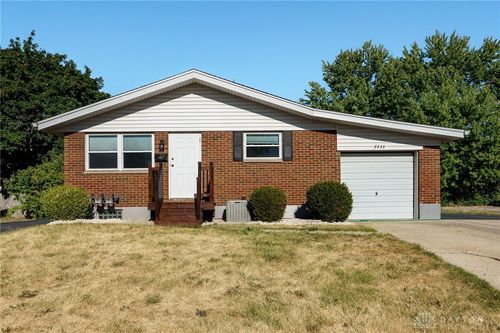 3433 Woodman Dr, Kettering, OH, 45429-4133 | Card Image