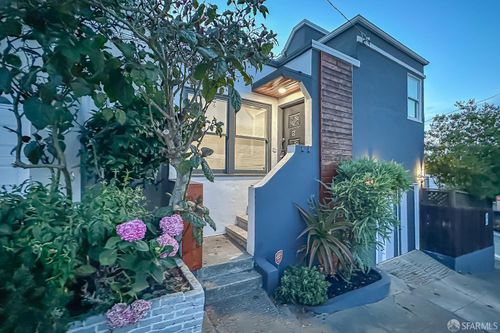 2 Maddux Ave, San Francisco, CA, 94124-2015 | Card Image