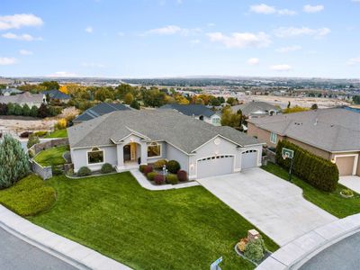 1250 Monrean Loop, Home with 6 bedrooms, 3 bathrooms and null parking in Richland WA | Image 2