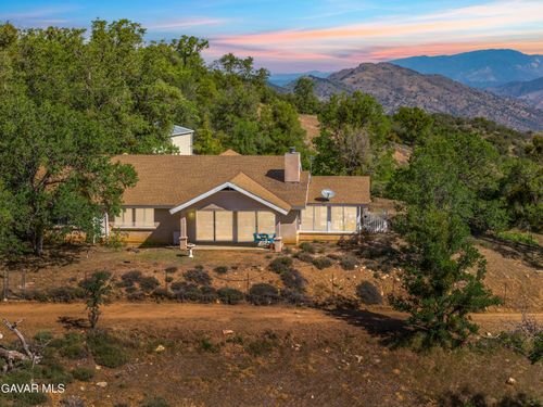 18073 Water Canyon Road, Tehachapi, CA, 93561 | Card Image