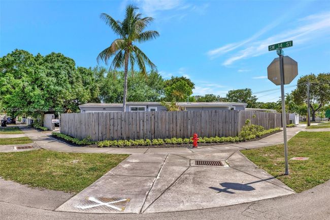3138 Sw 14 Th St, House other with 3 bedrooms, 2 bathrooms and null parking in Fort Lauderdale FL | Image 35