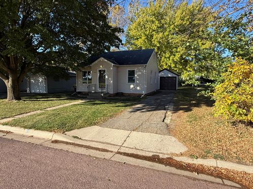 844 Cedar Ave, Westbrook, MN, 56183-9603 | Card Image