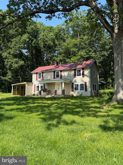 8272 Greenwich Rd, Catlett, VA, 20119-1959 | Card Image