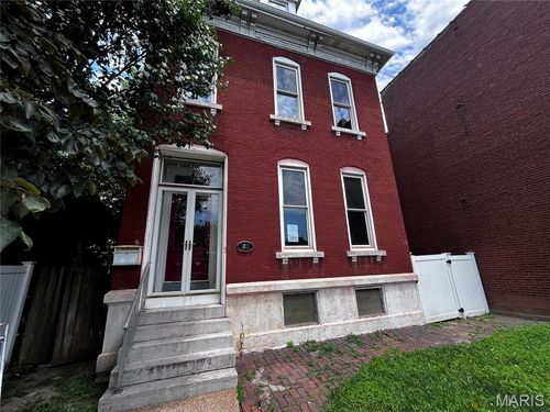 2813 Meramec St, Saint Louis, MO, 63118-4557 | Card Image