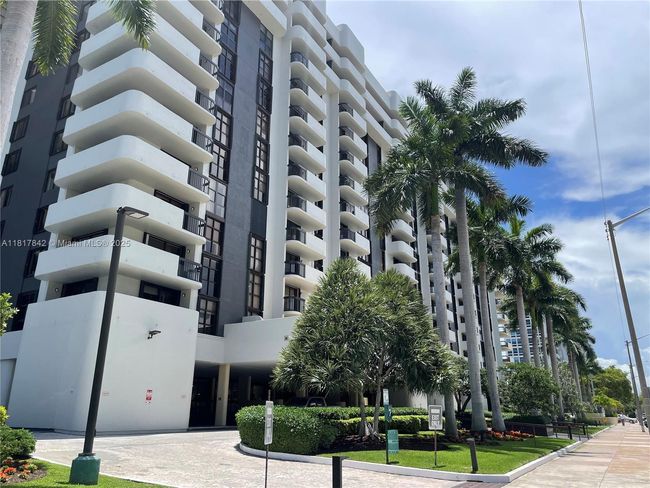 APT-306 - 600 Biltmore Way, Condo with 2 bedrooms, 3 bathrooms and null parking in Coral Gables FL | Image 10