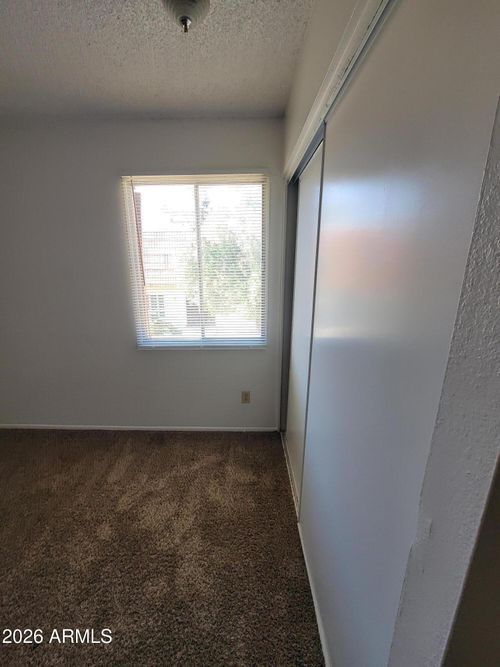 7854 N 47th Ave, Glendale, AZ, 85301-8002 | Card Image