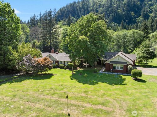 12019 Issaquah Hobart Rd Se, Issaquah, WA, 98027-5415 | Card Image