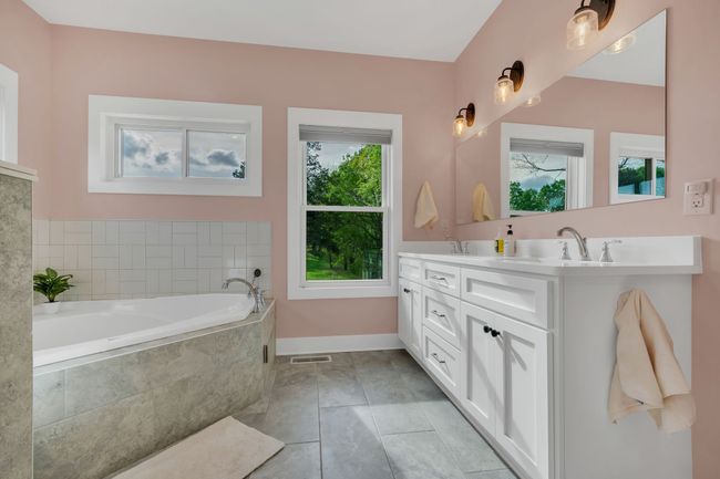 4122 Highway 49 W, House other with 5 bedrooms, 4 bathrooms and 2 parking in Vanleer TN | Image 22
