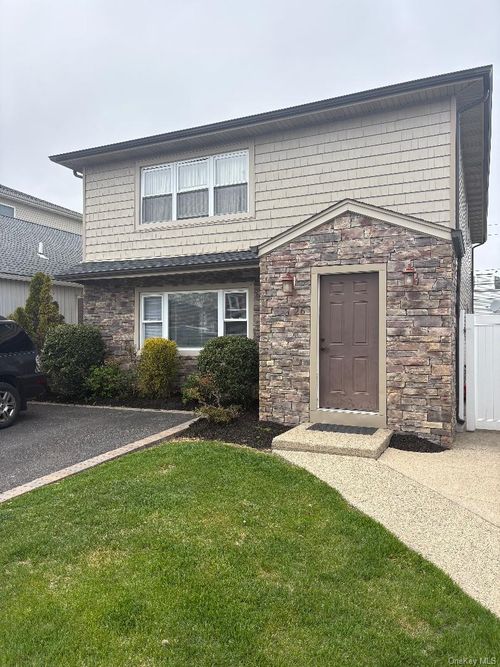 2-26 Quebec Road S, Hempstead, NY, 11558 | Card Image