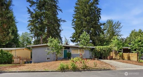 1511 143rd Ave Se, Bellevue, WA, 98007-5623 | Card Image