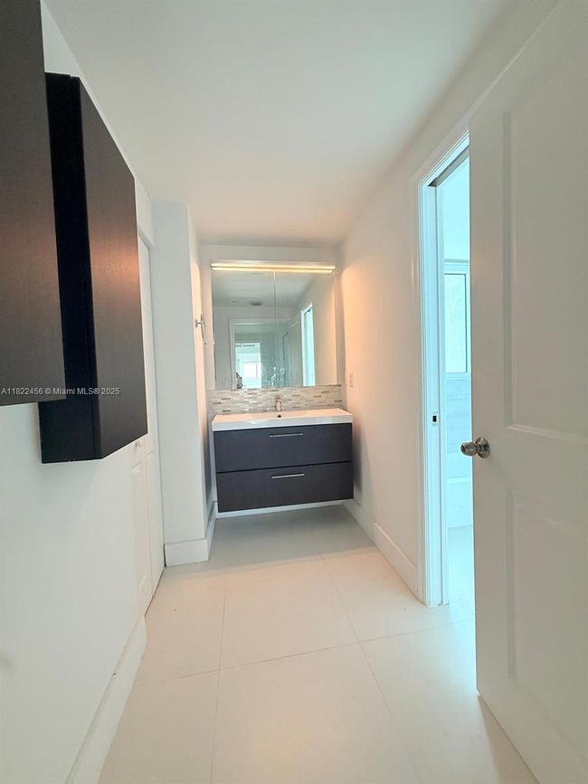 APT-3306 - 1250 S Miami Ave, Condo with 3 bedrooms, 2 bathrooms and null parking in Miami FL | Image 20