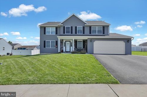 24 Evergreen Way, NEWMANSTOWN, PA, 17073-9005 | Card Image