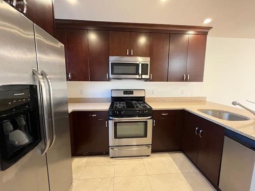 b-5 Dunwood Rd, Port Washington, NY, 11050-1638 | Card Image