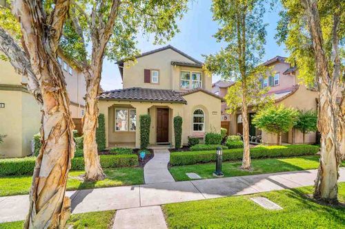 215 W Santa Cruz Way, Mountain House, CA, 95391-1179 | Card Image