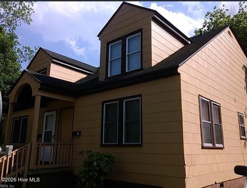 a-305 Queen St, Elizabeth City, NC, 27909-3943 | Card Image