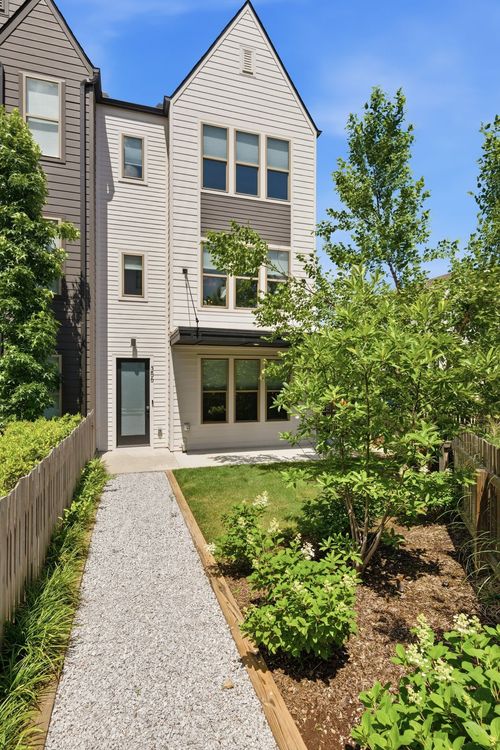 356 E Village Ln, Nashville, TN, 37216-2542 | Card Image