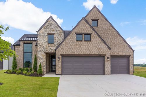 2501 E 134th St S, Bixby, OK, 74008-3692 | Card Image