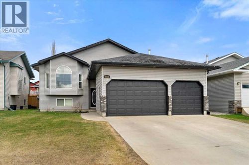 8822 114 Avenue, Grande Prairie, AB, T8X0A5 | Card Image