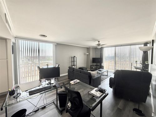 902-2016 Main St, Houston, TX, 77002-8851 | Card Image