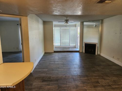 112-1820 E Morten Ave, Phoenix, AZ, 85020-4646 | Card Image