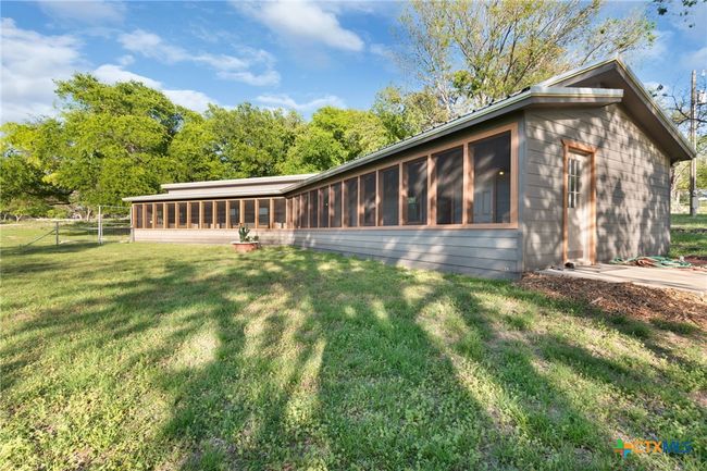 92 N Us Highway 281, Home with 3 bedrooms, 2 bathrooms and null parking in Lampasas TX | Image 7