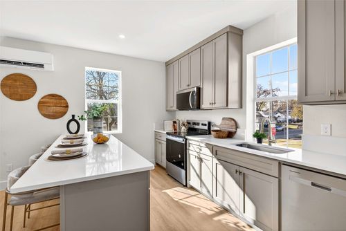 apt-5-439 W 9th St, Dallas, TX, 75208-4805 | Card Image