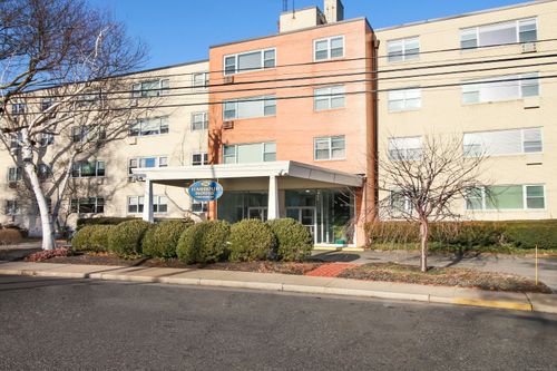 apt-2e-292 Pequot Ave, New London, CT, 06320-4434 | Card Image