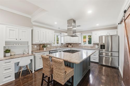 1008 Lawndale Ave, Brenham, TX, 77833-5824 | Card Image