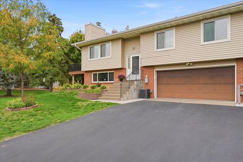 9419 Tyler St Ne, Blaine, MN, 55434-2438 | Card Image