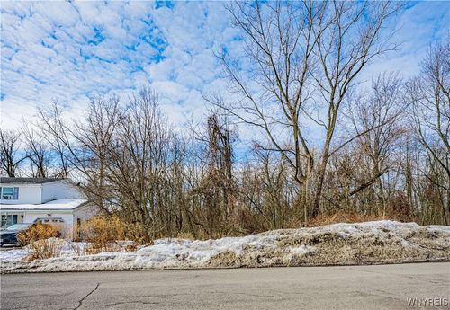 99 Passaic Ave, Lockport, NY, 14094-2017 | Card Image