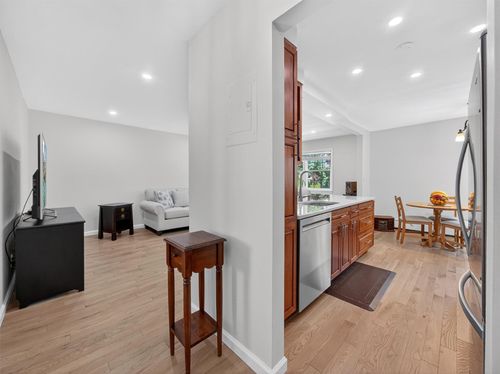 252 Parkside Dr, Suffern, NY, 10901-7856 | Card Image