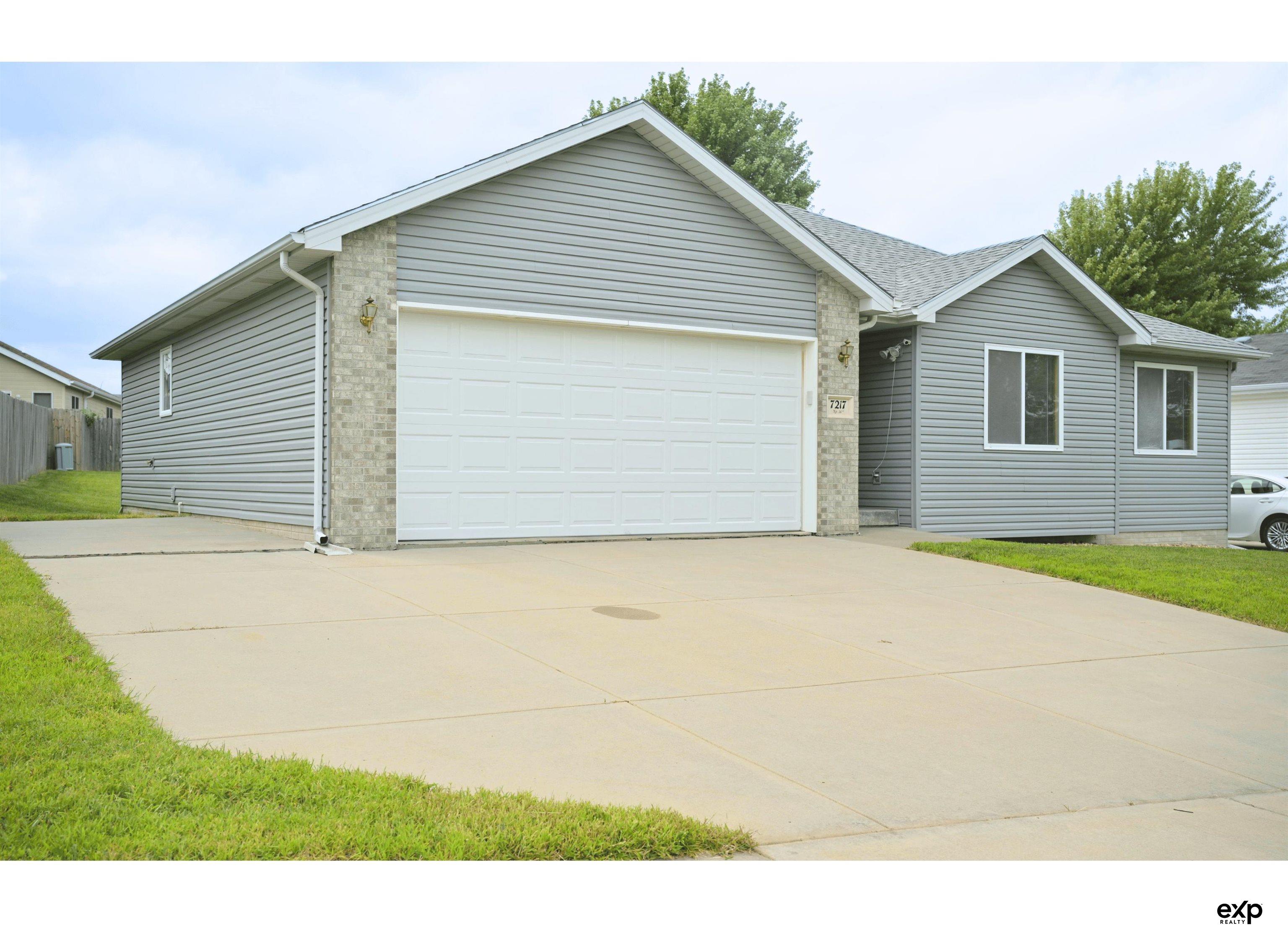 16th St, Lincoln, NE 68521