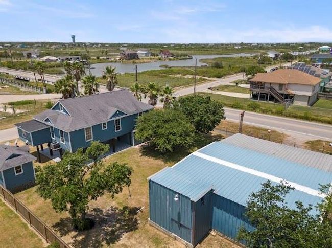 909 18th Street, House other with 4 bedrooms, 2 bathrooms and null parking in San Leon TX | Image 11