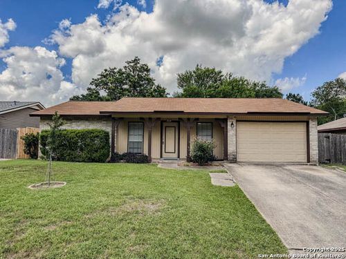 123 Meadow Lark, Converse, TX, 78109-2511 | Card Image