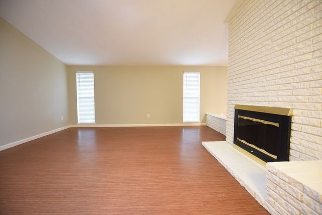 13021 Mitchwin Rd, House other with 3 bedrooms, 2 bathrooms and null parking in Farmers Branch TX | Image 6