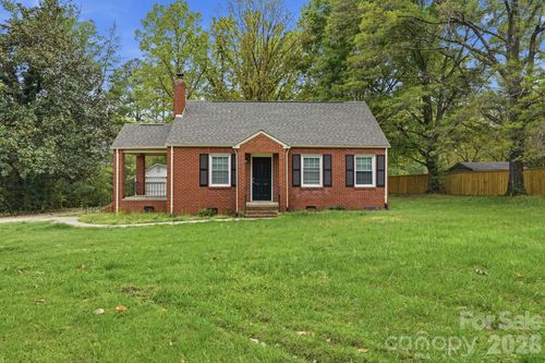 8825 Mcclure Cir, Charlotte, NC, 28216-1198 | Card Image