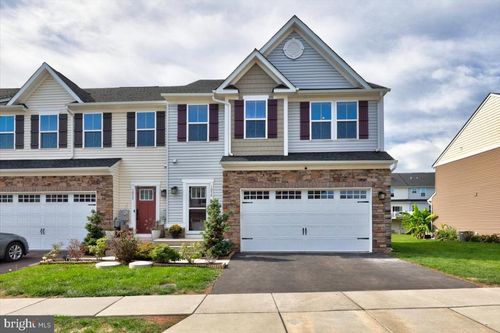1050 Moscariello Ln, ROYERSFORD, PA, 19468-1589 | Card Image