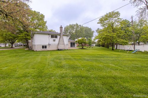 4290 Frostwood Ct, Troy, MI, 48098-4240 | Card Image