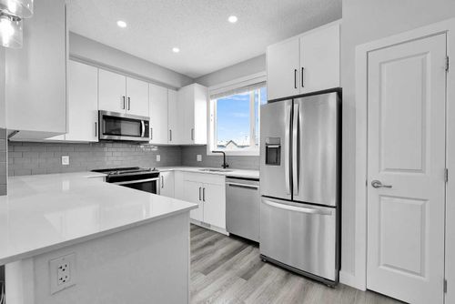 512-16 Evanscrest Pk Nw, Calgary, AB, T3P1R3 | Card Image