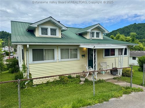 155 2nd Ave W, Madison, WV, 25130-1133 | Card Image