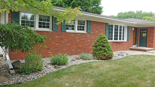 723 Sunflower Dr, Chesaning, MI, 48616-1714 | Card Image