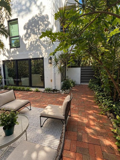 8-3042 Sw 27th Ave, Miami, FL, 33133 | Card Image