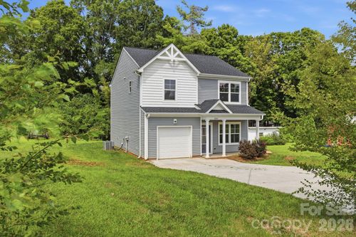 2604 Greencrest Ln, Statesville, NC, 28677-3034 | Card Image