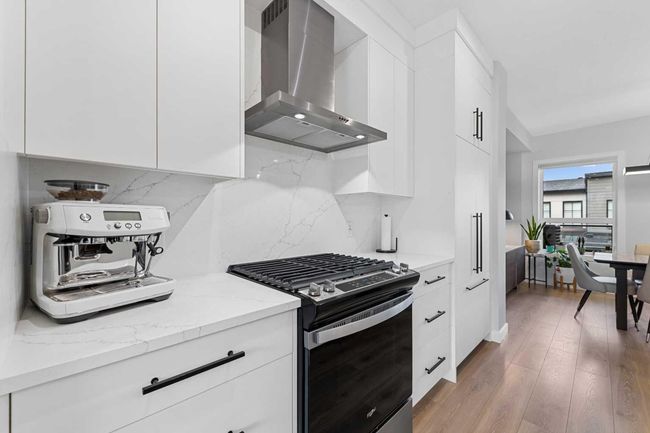 2213 77 Street Sw, Townhouse with 2 bedrooms, 3 bathrooms and 2 parking in Calgary AB | Image 10